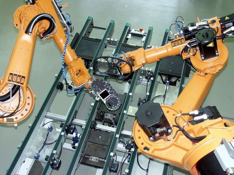 Automation Valley – PROFILE: Kooperierende Roboter im Laboreinsatz beim Lehrstuhl für Fertigungsautomatisierung und Produktionssystematik FAPS der Universität Erlangen-Nürnberg. (Archiv: Vogel Business Media)