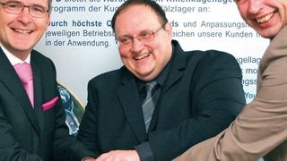 Veit Loeffler, Geschäftsführer der LFD-Gruppe, Torsten Drake, Vertriebsleiter, und Marcel Kamps, Mitarbeiter Vertrieb der DGT (v.l.), freuen sich auf die Zusammenarbeit. Bild: Sell Media Company (Archiv: Vogel Business Media)