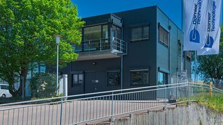 Der Standort Uhldingen-Mühlhofen der Dornier Technologie Systems GmbH wird bestehen bleiben und zum Kompetenzzentrum im Bereich Aviation weiterentwickelt. (Dornier Technologie Systems)