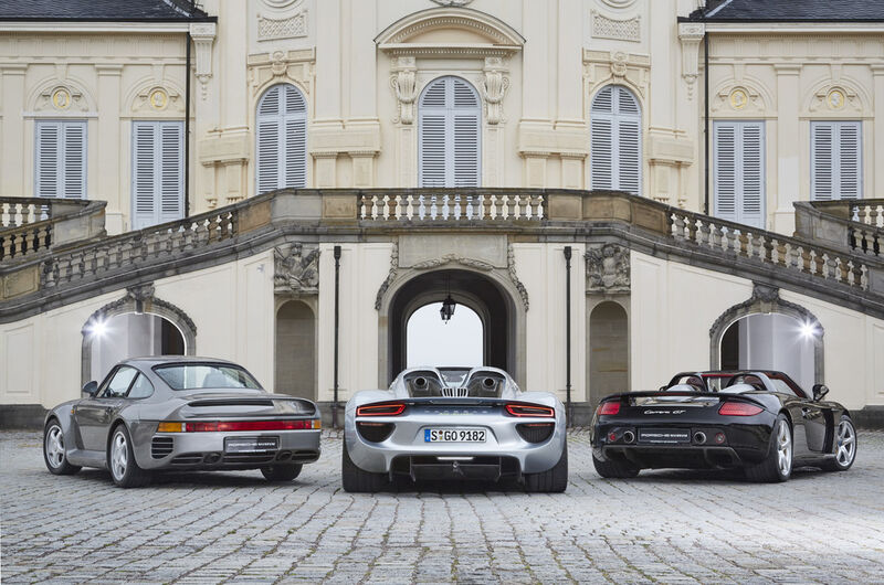 Drei Porsche-Supersportwagen unter sich: 959, 918 Spyder und Carrera GT (von links) (Bild: Porsche)