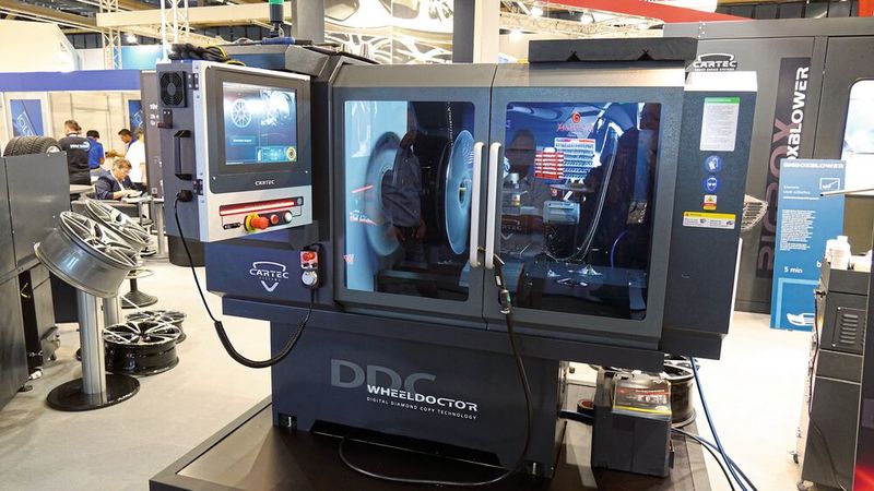 Während dieser Zeit kann sich der Bediener anderen Tätigkeiten zuwenden. (Bild: Rosenow – »kfz-betrieb«)