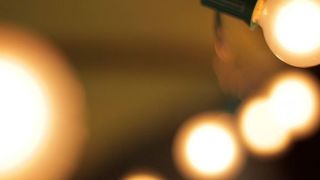 Mut zum Abschalten: Standby-Verbräuche und falsch eingestellte Maschinen kosten Unternehmen viel Energie und damit auch viel Geld. (CC0 Public Domain, pixabay.com)