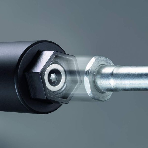 Bild 2: Der Schraubniet wird mit einer Torx-Klinge angetrieben. Bei einem Drehmoment von 8 Nm verformt sich die Schraubenhülse und bildet den Schließkopf. (Archiv: Vogel Business Media)