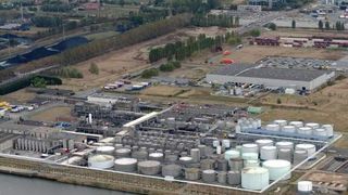 Die Abfülleinrichtungen der Liquifill NV am Seehafen Gent gehen in die Stockmeier Chemie mit Sitz in Belgien  über, die eigens hierfür gegründet wurde. (Bild: Stockmeier)