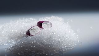 Wie kommt der Wirkstoff am Besten an seinen Wirkungsort? Die Schmelzextrusion gibt darauf eine Antwort.  (Bild: Evonik)