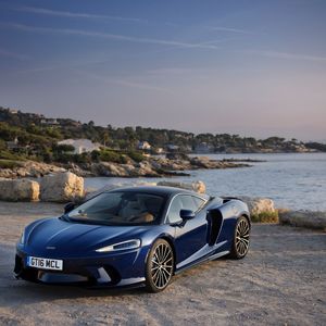 Dank viel Carbon ist der GT ein Leichtgewicht.(Bild:  McLaren)