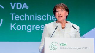 VDA-Präidentin Hildegard Müller fordert „tiefgreifende Reformen“ zur Rettung der deutschen Automobilindustrie. (Bild: VDA/Ch. Lietzmann)