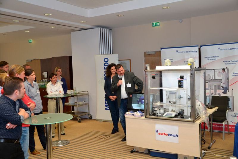 A1 Safetech zeigte seine Lösung zum sicheren Einwiegen von Gefahrstoffen. (LABORPRAXIS/Lütmman)