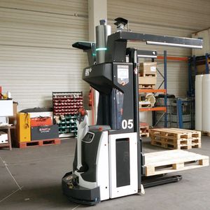 Intelligente Fahrzeuge sollen künftig in der Lage sein, automatisch auf Betriebsstörungen zu reagieren und aus Erfahrung zu lernen.