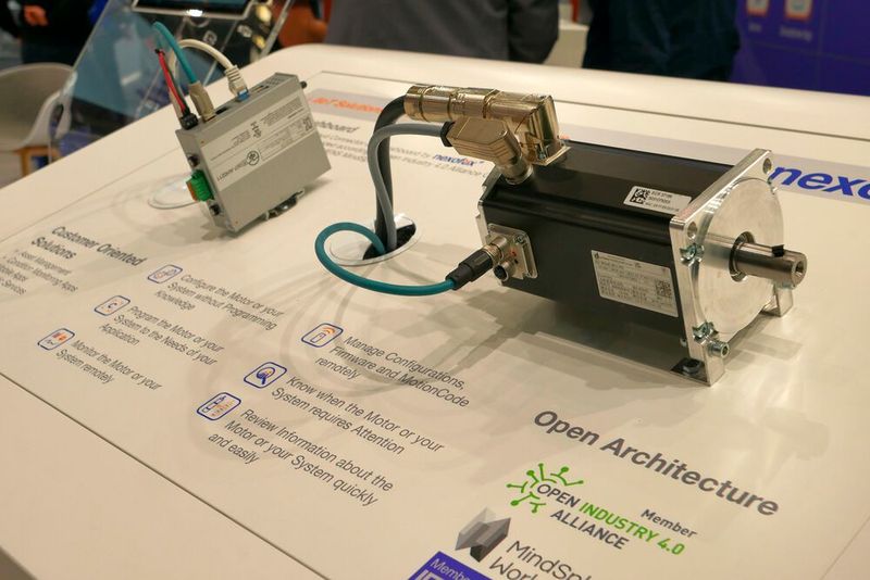 Dunkermotoren trat in diesem Jahr mit seiner eigenen IoT-Marke Nexofox auf. Das System entspricht dabei den Industriestandards, verarbeitet Daten an der Edge und kann über eine Cloud-Anbindung überwacht werden.  (Bild: Sandro Kipar/VCG)