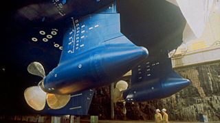 Antrieb und Steuerung des Schiffes sind in einer vertikal schwenkbaren Gondel außerhalb des Schiffsrumpfes kombiniert. Bild: Schaeffler (Archiv: Vogel Business Media)