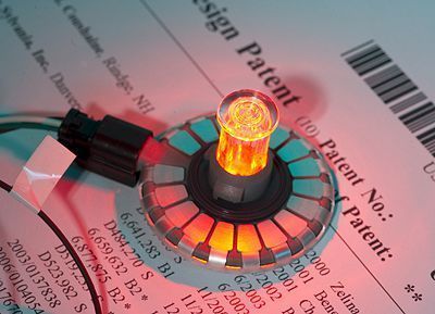 Leuchtdioden (LED) mit geringem Stromverbrauch und langer Lebensdauer ersetzen in Autoscheinwerfern, Ampeln sowie in Raum- und Gebäudebeleuchtungen immer häufiger Glühlampen oder andere Leuchtmittel (Archiv: Vogel Business Media)