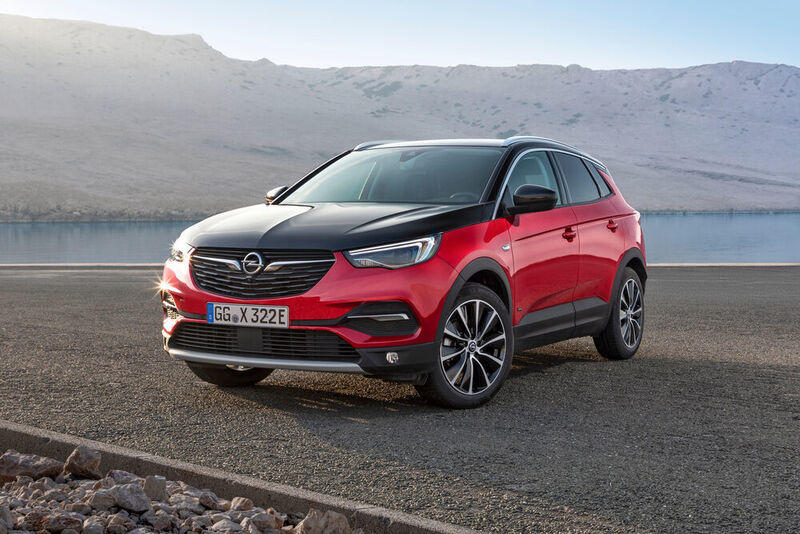 Wie der E-Corsa soll der Geländewagen ab kommenden Frühjahr bei den Händlern stehen.  (Opel)