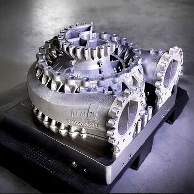 Nikon SLM Solutions druckte das Bauteil aus Inconel 718, einer Luft‑ und Raumfahrt‑Nickellegierung, die speziell dafür ausgelegt ist, die enormen thermischen Lasten und Drücke eines Vollstrom‑Stufenverbrennungs‑Zyklus (FFSC) auszuhalten. (Bild: Nikon SLM)