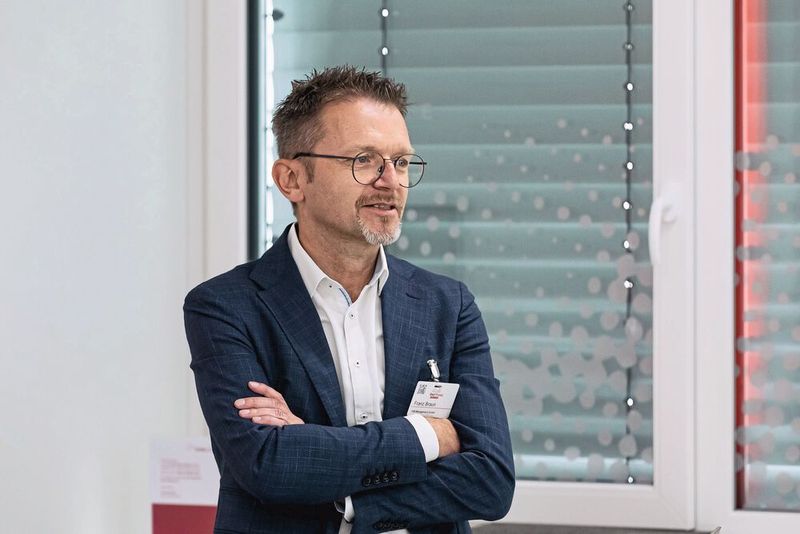 Franz Braun, Geschäftsführer, FXB Management, erklärt Asset Performance Management mittels Low-Code und Expertenwissen (Bild: Stefan Bausewein)