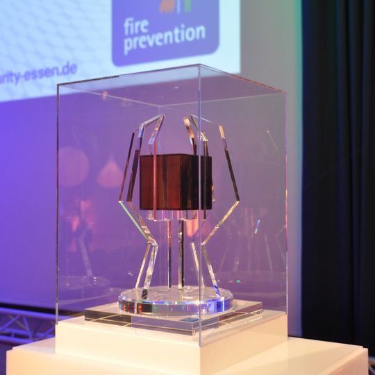 Der Gewinner des Abends: der Ansaugrauchmelder von Siemens.(Bild:  Siemens)