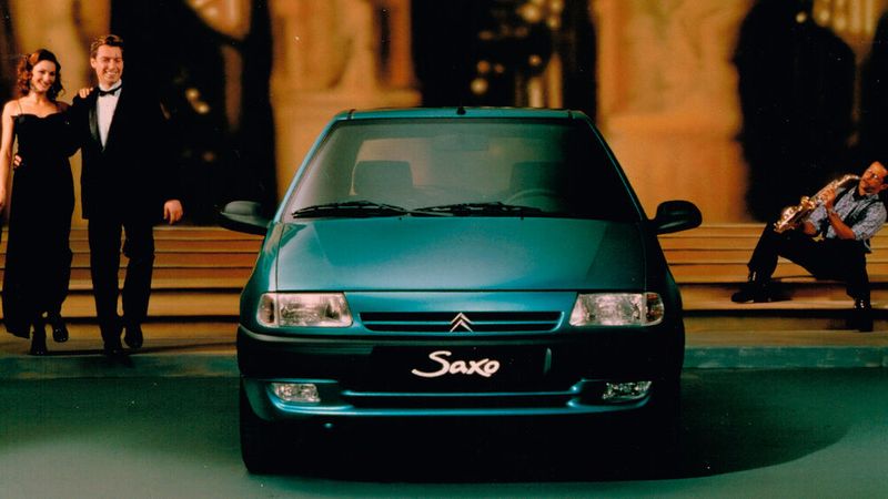 Zweitverwertung: Der Citroen Saxo basierte als Nachfolger des AX auf dem Peugeot 106 und gefiel als stylischer Cityflitzer. Er wurde bis 2003 gebaut und neben verschiedenen Ottomotoren von 33 kW bis 87 kW (45 bis 118 PS) gab es auch einrn 1,5-Liter-Dieselmotor mit 40 kW bis 42 kW (54 bis 57 PS). Wie schon beim AX gab es bis 2003 den Saxo auch als elektrisch angetriebene Variante. Diese verfügte über einen 11-kW-Gleichstrommotor mit separater Erregung und Rekuperation, der eine Höchstgeschwindigkeit von 91 km/h erlaubte. Seine Reichweite betrug etwa 120 km.  (Bild: ..)