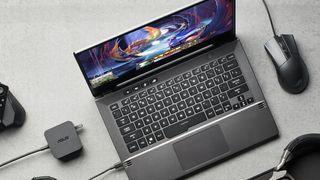 Asus bekommt für das leichte 14-Zoll-Gaming-Notebook ROG Zephyrus G14 als erster Hersteller den AMD Ryzen 9 4900HS als Prozessor. (Asus)