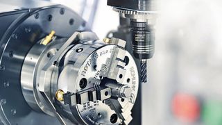 Handspannfutter mit Backenschnellwechsel-System Rota-S plus für optimale Ergebnisse beim Spannen von Werkstücken, besonders auf zyklengesteuerten Drehmaschinen. (Schunk)