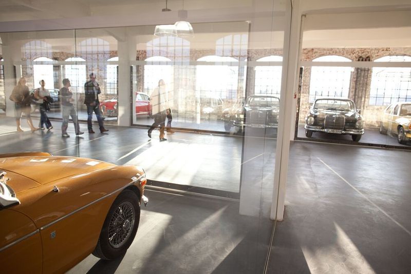 In einem ehemaligen Ringlockschuppen im Stadtteil Oberbilk ist die 2006 eröffnete Remise in Düsseldorf untergebracht. (Classic Remise/Maic Schulte)