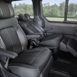 Die Sitze der zweiten und dritten Reihe lassen sich verschieben und mannigfach einstellen.(Bild:  Hyundai)