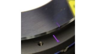 Rundmesseranalyse: Imess S25 untersucht die Messerkante auf Verschleiß und Ausbrüche. (Imess)