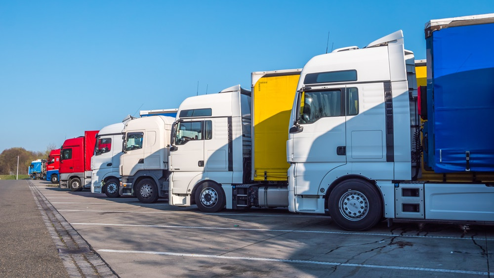 -1-5-Millionen-LKW-Fahrer-und-ihre-Arbeitgeber-am-Rande-des-Ruins-