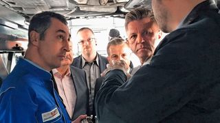 Bei seinem Kurzpraktikum hatte Grünen-Chef Cem Özdemir zahlreiche qualifizierte Betreuer. (Promotor)