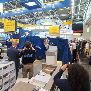 En la feria de referencia del sector de la tecnología medioambiental, Aerzen no escatima en esfuerzos: los nuevos compresores y sopladores, así como las soluciones integrales, dan respuesta a los retos actuales del sector.(Imagen: PROCESS/Stephan)