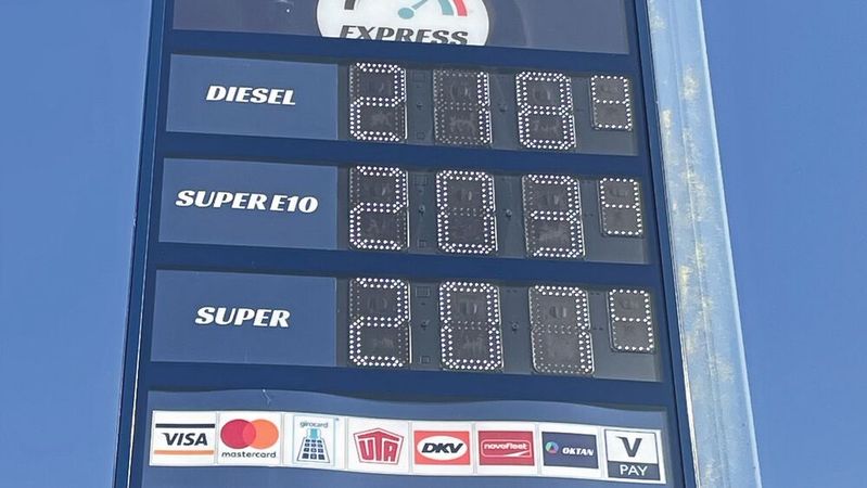 Die Preise für Diesel- und Ottokraftstoffe sind seit Beginn der Kämpfe am Persischen Golf stark gestiegen. Die Bundesregierung will dagegen nun vorgehen.(Bild:  Grimm – VCG)