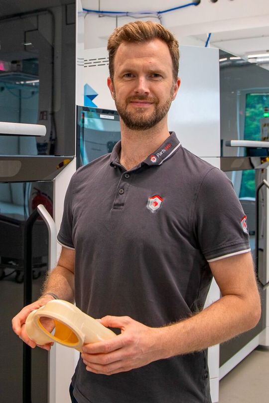 Pärtel-Peeter Kruuv ist Leiter der Sektion Aerospace bei „PartsToGo“: „Die erfolgreiche Einführung additiver Fertigungsverfahren hängt nicht nur von den Drucksystemen und den Materialien ab! Ihr muss eine ganzheitlich betrachtete Prozesskette zugrunde liegen.“(Bild:  „PartsToGo“)