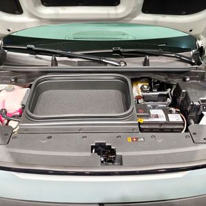 Unter der Haube bietet ein Frunk Platz für das Ladekabel.(Bild:  Wehner - VCG)