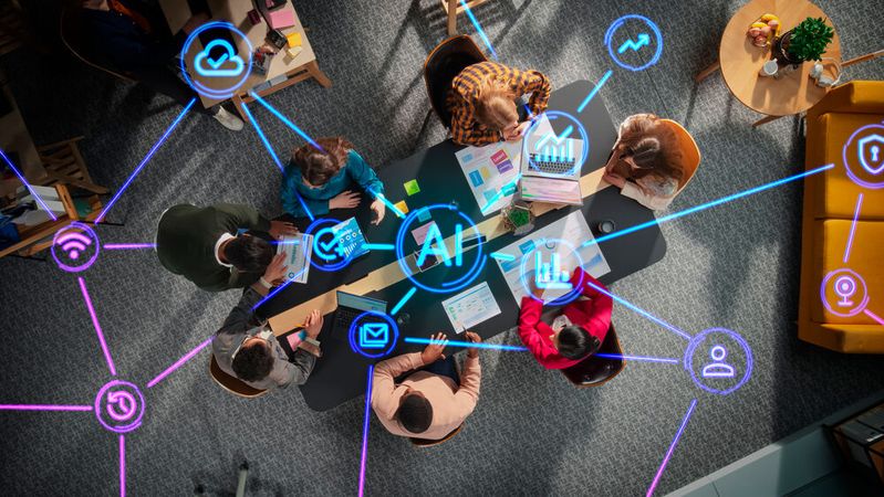 Unternehmen priorisieren zunehmend Investitionen in Tools, die auf Lernen, Anpassungsfähigkeit und autonomes Handeln ausgerichtet sind.(Bild: ©  Gorodenkoff - stock.adobe.com)