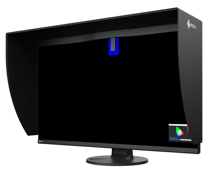 Der CG3200X ist wie alle ColorEdge-CG-Geräte mit einem integrierten Kalibrierungssensor ausgestattet. Auch die Lichtschutzhaube zählt zum Lieferumfang.  (Bild: Eizo)