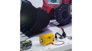 Komponenten des Start-Stopp-Systems von Linde Hydraulics auf dem Messestand der Bauma (Bild: D.Quitter/ konstruktionspraxis)
