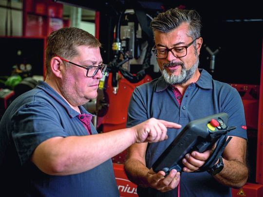 Einfache und intuitive Bedienung ganz ohne Programmierkenntnisse – mit Polaris lässt sich rasch ein geführter Programmablauf erstellen.(Bild:  Fronius International GmbH)