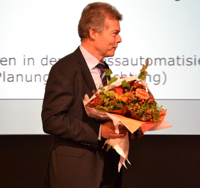 Gerhard Rehn freut sich ber die Auszeichnung. (Bild: PROCESS)