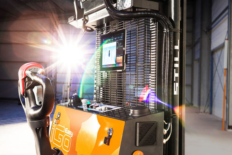 Die App Still iGoEasy ermöglicht als erste Applikation die Steuerung eines autonomen Lagertechnikgeräts mit einem iPad. (Still)