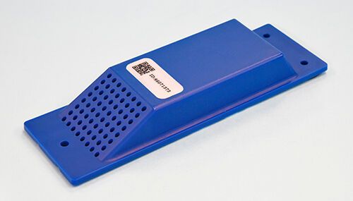 Ein langlebiger intelligenter IoT-Tracker der Nano and Advanced Materials Institute Ltd. integriert Temperatursensoren, Beschleunigungsmessern, GPS, GSM, aktives RFID für die Verfolgung und Echtzeitüberwachung von Temperatur, Standort und Geschwindigkeit in der Logistik. Eine speziell entwickelte, langlebige, zylindrische Lithium-Ionen-Batterie versorgt den Tracker in einem Temperaturbereich von -40 bis 85 Grad Celsius rund fünf Jahre lang zuverlässig mit Energie. Der Tracker unterstützt eine breite Palette von Kommunikationsprotokollen von BLE bis GPRS. (Bild: Nano and Advanced Materials Institute)