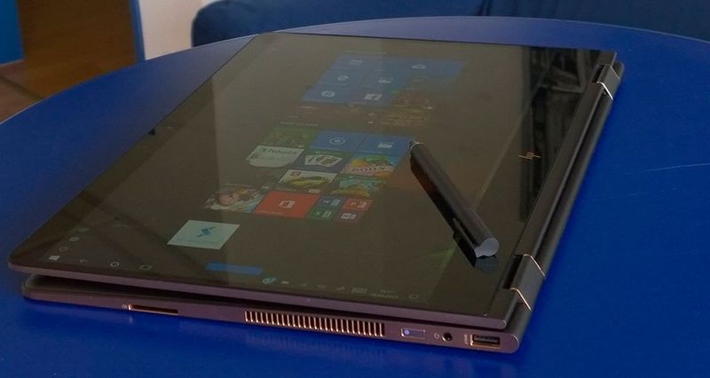 Mit um 360 Grad umgeklapptem Display wird das Spectre x360 zum XL-Tablet. Der Stift gehört zum Lieferumfang. (Vogel IT-Medien)