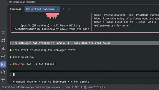 Bild 1: Über die in CLion bereitgestellten MCP-Werkzeuge kann der KI-Agent auf Informationen aus der laufenden Debug-Session zugreifen und sie in seine Analyse einbeziehen. (Bild:  Jetbrains)