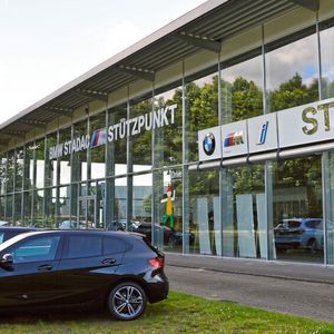 Der BMW- und Mini-Partner Stadac im Metropolraum Hamburg hat in den vergangenen Jahren einen digitalen Serviceprozess etabliert. Kern ist die Automatisierung von Terminbuchungen per Smartphone-App.(Bild:  Achter/»kfz-betrieb«)