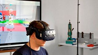 Item und Halcoline haben zusammen mit dem Medizintechnikexperten Sanner einen optimalen Montagearbeitspaltz per virtuellem Cardboard Engineering entwickelt. Das spart Zeit und Material. Wie das vor sich ging, erklären die Beteiligten in diesem Beitrag. (Bild: Item)