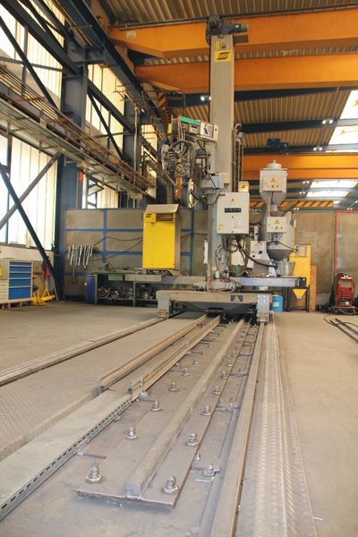 Mit dieser Unterpulverschweißmaschine lassen sich große Schweißnähte schweißen. (Bild: Sonnenberg)