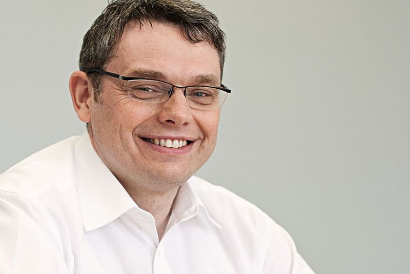 „Als Digital-Signage-Integrator sehen wir bei unseren Kunden eine zunehmende Nachfrage nach ganzheitlichen Lösungen. Kein Kunde möchte heute mehr eine Vielzahl von Ansprechpartnern koordinieren. Vielmehr wird ein Generalunternehmer gefordert, der zuverlässige und bedarfsgerechte Services über die gesamte Projektlaufzeit bietet.“ Steffen Ludwig, Director Digital Media Solutions bei Cancom (Cancom GmbH)