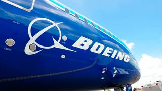 Akzeptanz! Die Probleme bei Boeing haben in den letzten Monaten eher für Bodenhaftung als für Höhenflüge gesorgt. Seit August streikten auch noch Tausende von Mitarbeitern aus dem Rüstungsbereich des Flugzeugbauers. Immerhin hat man wohl dieses Problem jetzt gelöst. (Bild: Boeing)