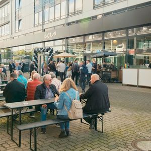 Zur Eröffnungsfeier strömten zahlreiche Besucher.(Bild:  Hugo Pfohe)