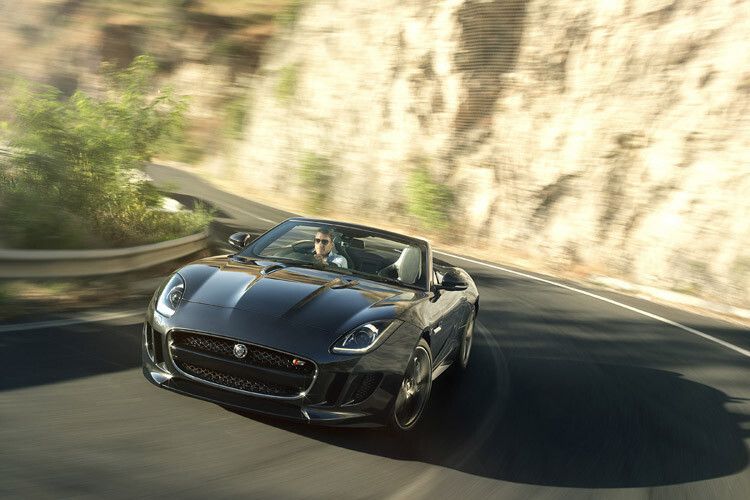 Auf dem Pariser Salon 2012 feiert das Modell nun als F-Type sein Comeback als Serienauto. (Foto: Jaguar)