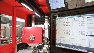 Das modulare Maschinenkonzept der ZR 35 verdankt seine hohe Zerspanungsleistung, Präzision und Kompaktheit unter anderem der flexiblen CNC-Lösung von Mitsubishi Electric.  (Mitsubishi Electric Europe B.V.)