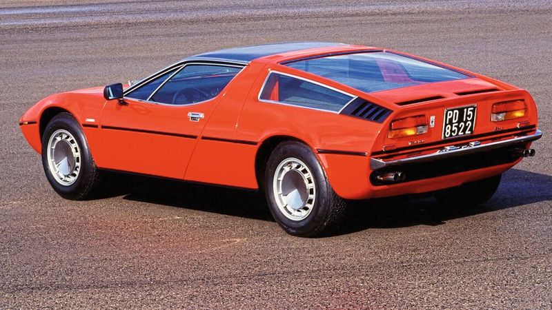 Bei den Modellnamen verwendete Maserati früher oft Bezeichnungen für Winde, wie zum Beispiel „Ghibli“, „Mistral“ oder eben „Bora“. Die Bora bezeichnet einen kalten, trockenen Fallwind, der an der Adria aus Nordosten weht.  (Bild: Maserati)